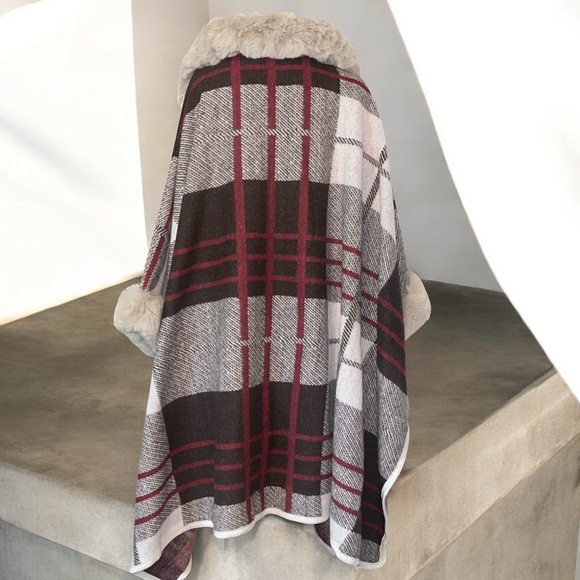 Plaid Faux Fur Trim Poncho / Sweater Cape - Picture 6 of 9